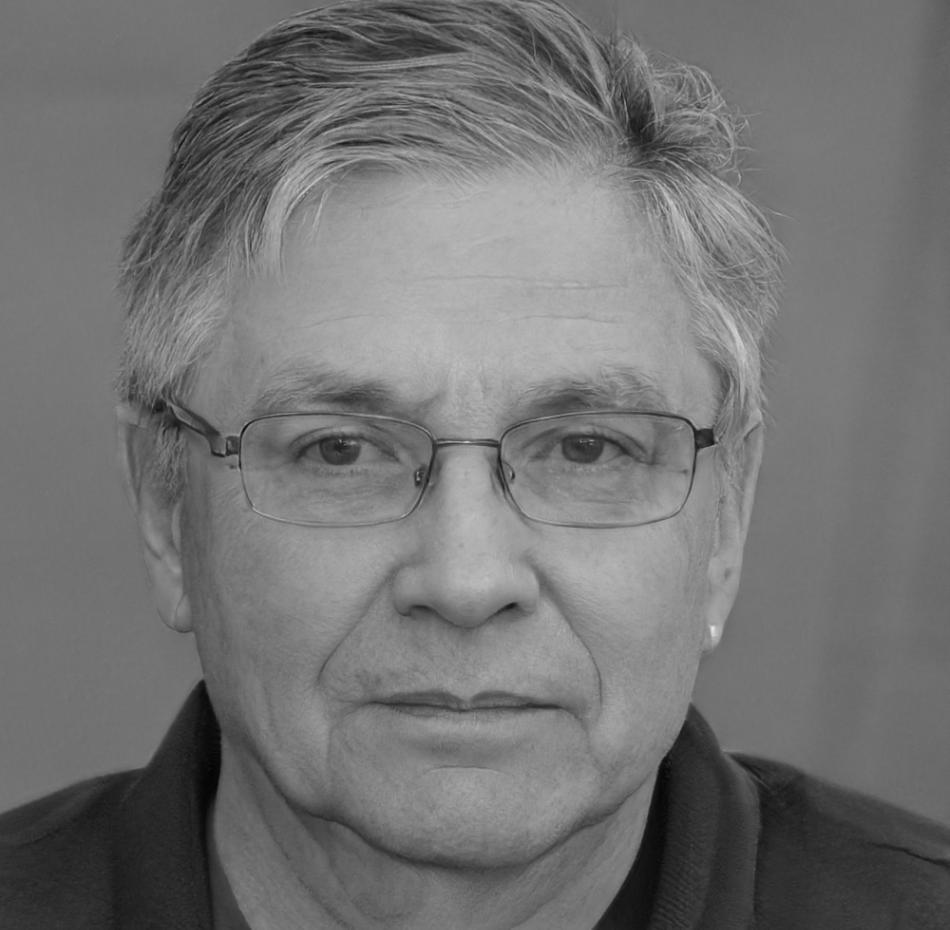 Portrait de Marc Dubois, coiffeur professionnel diplômé